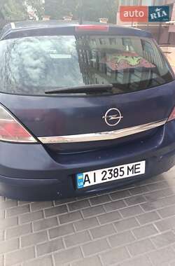 Хэтчбек Opel Astra 2012 в 