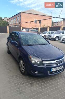 Хэтчбек Opel Astra 2012 в 