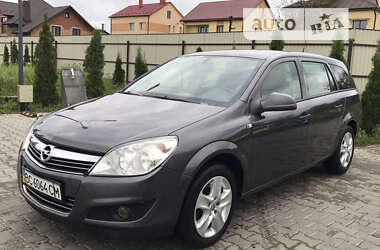 Универсал Opel Astra 2011 в Дрогобыче