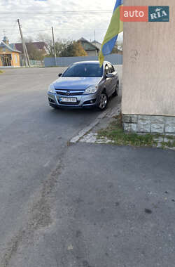 Седан Opel Astra 2008 в Івано-Франківську