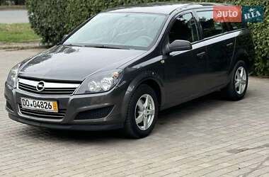 Универсал Opel Astra 2010 в Хмельницком