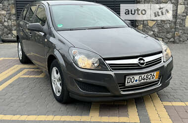 Универсал Opel Astra 2010 в Хмельницком