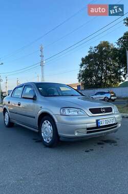 Седан Opel Astra 2008 в Бучі