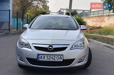 Універсал Opel Astra 2012 в Бердичеві