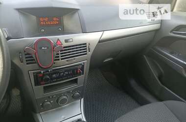 Хэтчбек Opel Astra 2006 в Киеве