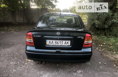 Седан Opel Astra 2004 в Казатине