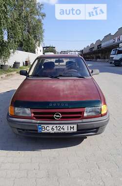 Седан Opel Astra 1995 в Львові