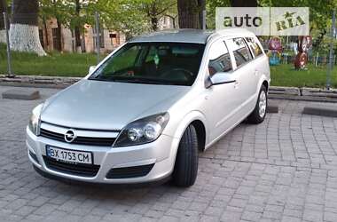 Универсал Opel Astra 2005 в Городке