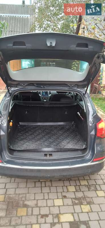 Универсал Opel Astra 2014 в Здолбунове