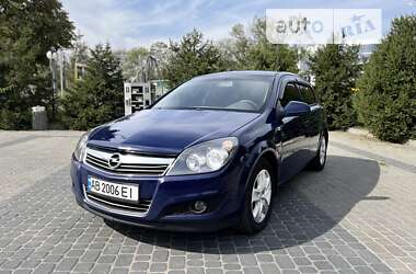 Хэтчбек Opel Astra 2012 в Виннице