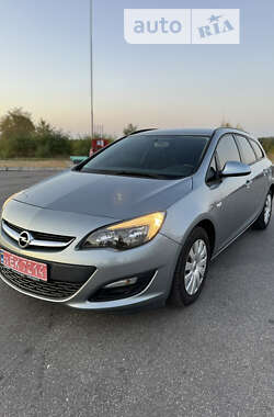 Універсал Opel Astra 2012 в Полтаві