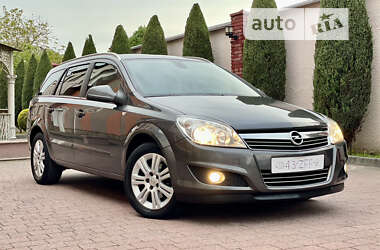 Універсал Opel Astra 2010 в Стрию