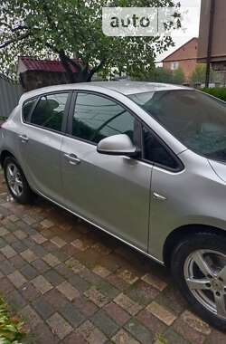 Хэтчбек Opel Astra 2010 в Хусте