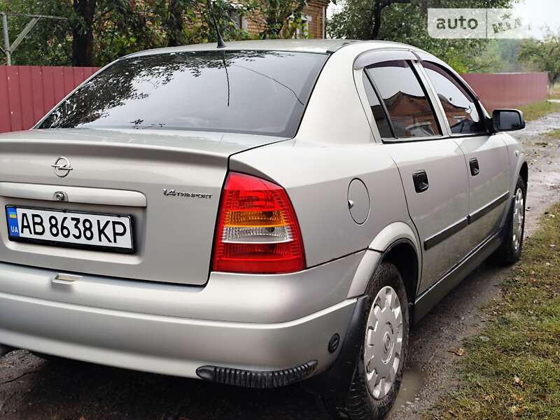 Седан Opel Astra 2007 в Бердичеві