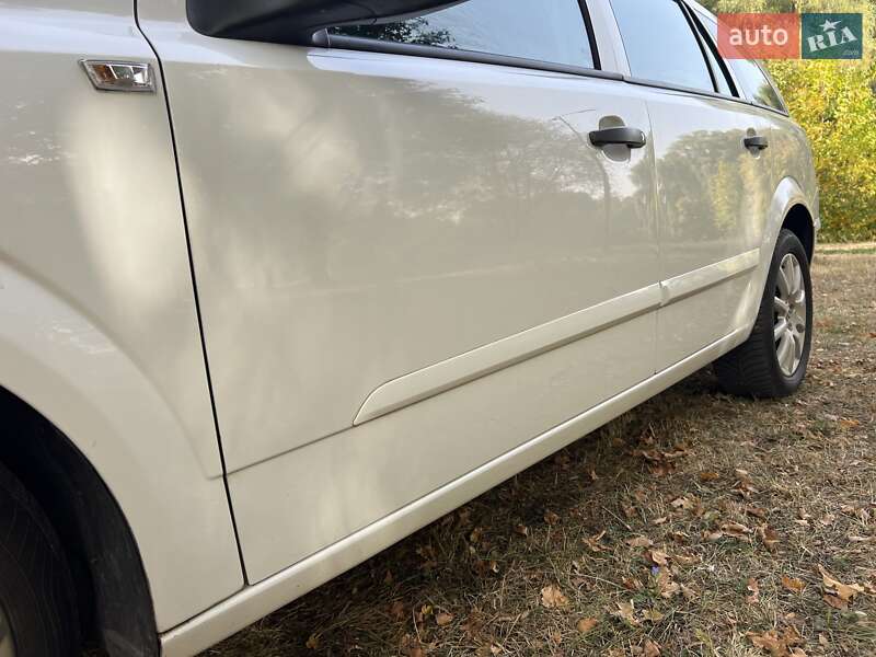 Универсал Opel Astra 2010 в Нежине фото 17 Универсал Opel Astra 2010 в Нежине