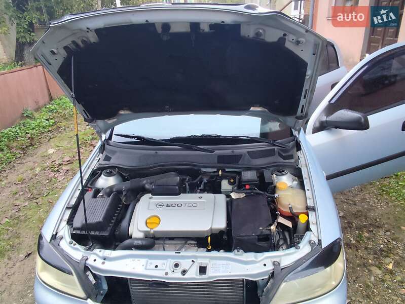 Седан Opel Astra 2004 в Снятине