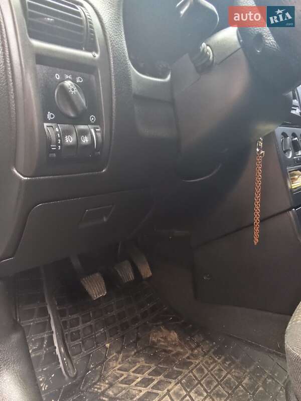 Седан Opel Astra 2004 в Снятине