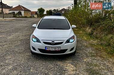 Універсал Opel Astra 2011 в 