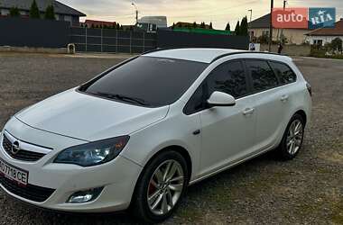 Універсал Opel Astra 2011 в 