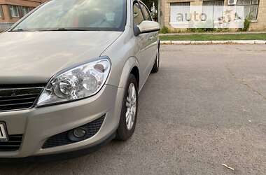 Хетчбек Opel Astra 2008 в Умані