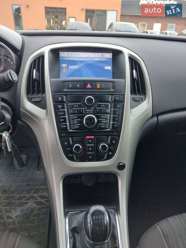 Универсал Opel Astra 2012 в Житомире