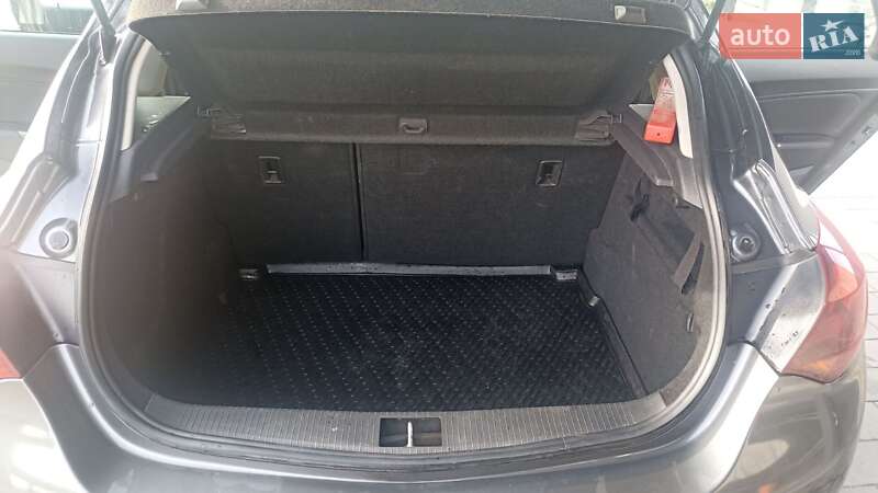 Хэтчбек Opel Astra 2012 в Каменец-Подольском