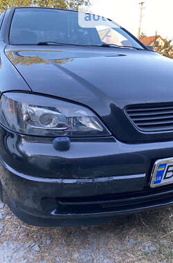 Седан Opel Astra 2006 в Шишаки