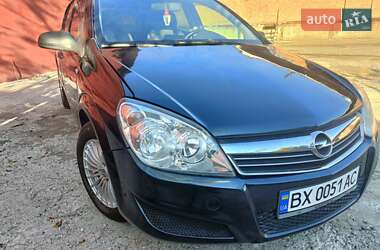 Хэтчбек Opel Astra 2008 в 