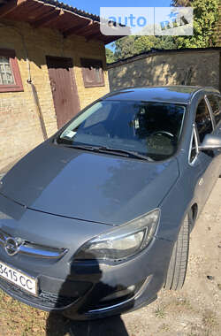 Универсал Opel Astra 2013 в Знаменке