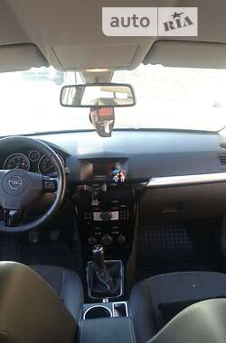 Універсал Opel Astra 2009 в Тернополі