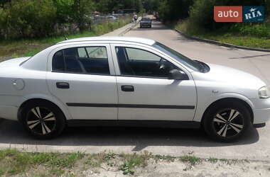 Седан Opel Astra 2008 в Львове