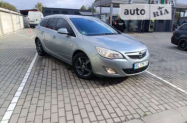 Универсал Opel Astra 2011 в Стрые