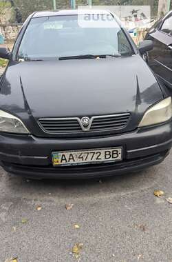 Седан Opel Astra 2005 в Києві