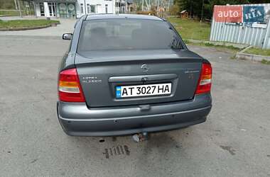 Седан Opel Astra 2008 в Верховине