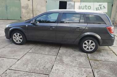 Универсал Opel Astra 2010 в Перемышлянах