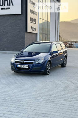 Универсал Opel Astra 2005 в Хусте