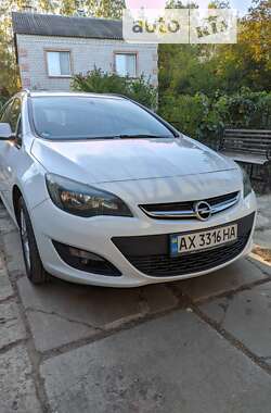 Универсал Opel Astra 2014 в Дергачах