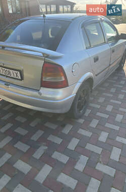 Хэтчбек Opel Astra 2000 в 