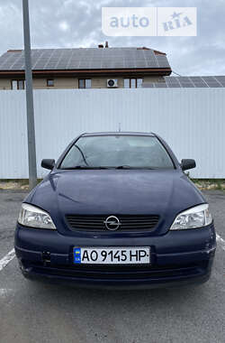 Седан Opel Astra 2003 в Ужгороде