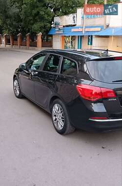 Универсал Opel Astra 2013 в Фастове