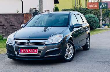 Універсал Opel Astra 2009 в Рівному