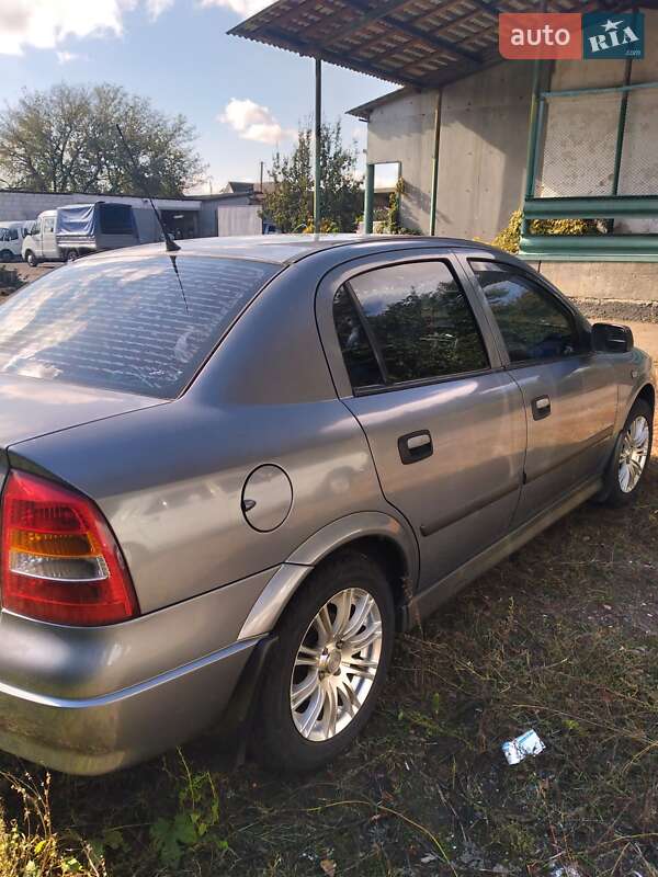 Седан Opel Astra 2008 в Киеве