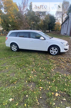 Универсал Opel Astra 2010 в Тернополе