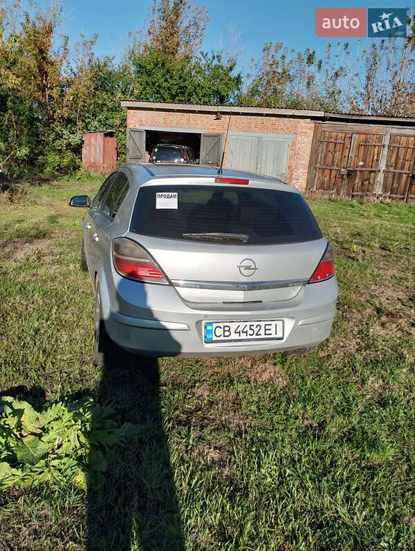 Хэтчбек Opel Astra 2007 в Киеве