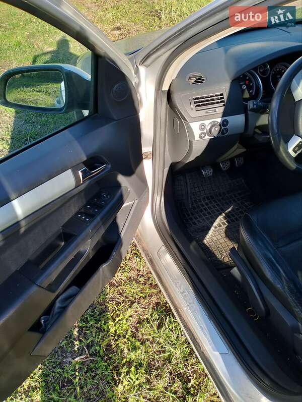 Хэтчбек Opel Astra 2007 в Киеве