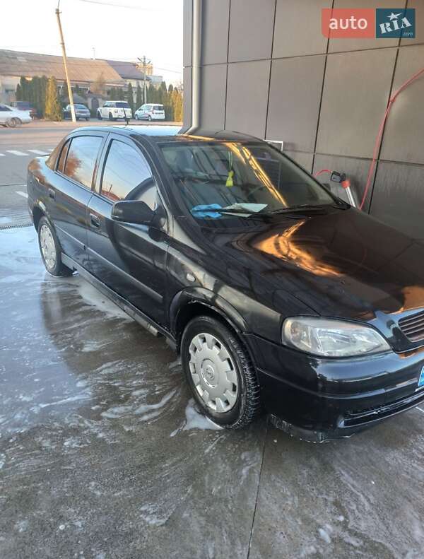 Седан Opel Astra 2007 в Беляевке