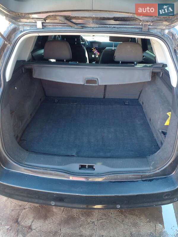 Универсал Opel Astra 2010 в Новом Буге
