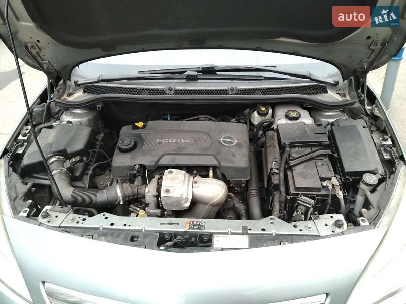 Универсал Opel Astra 2011 в Киеве