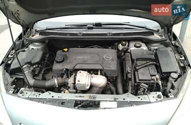 Универсал Opel Astra 2011 в 