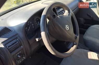 Седан Opel Astra 2006 в 